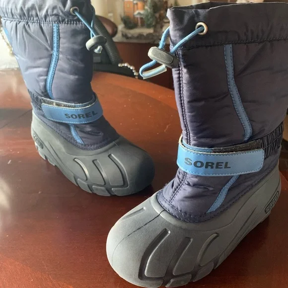 Sorel boys winter boots. - Picture 2 of 2